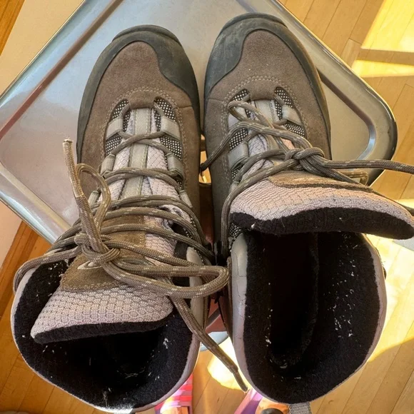 Salomon Tan and Brown Outdoor Boots - Picture 4 of 7